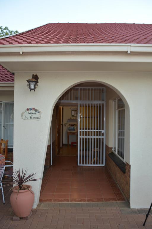 Blue Crane Guest House Bloemfontein Eksteriør billede